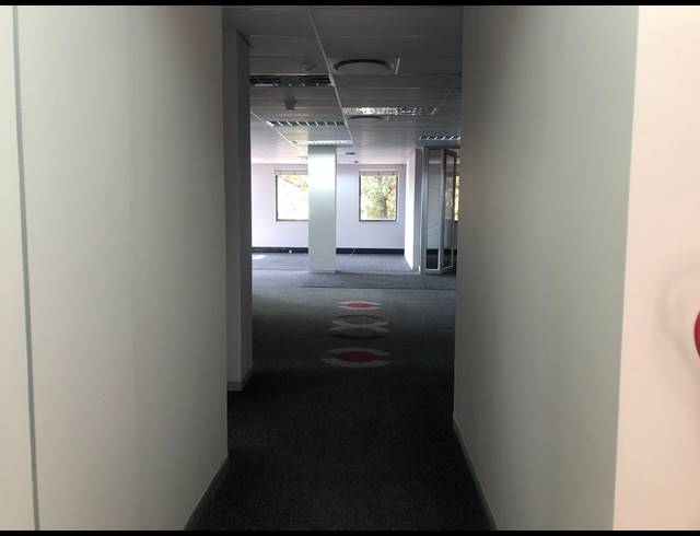 573M² RETAIL TO LET IN SANDTON CENTRAL